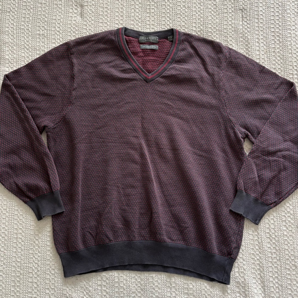 Lyle & Scott Knitted V-Neck Pullover L Red and Dark Grey